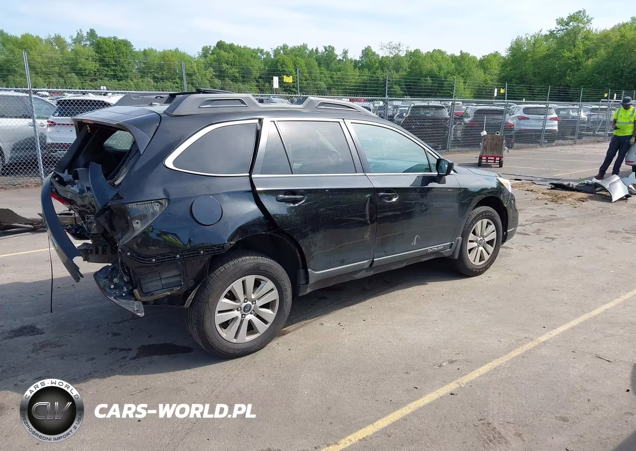2015 Subaru Outback 2.5I Premium VIN:4S4BSACC8F3236719 - 4