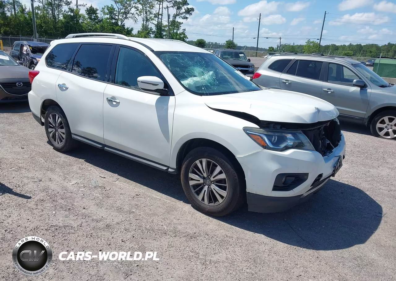2017 Nissan Pathfinder Sv