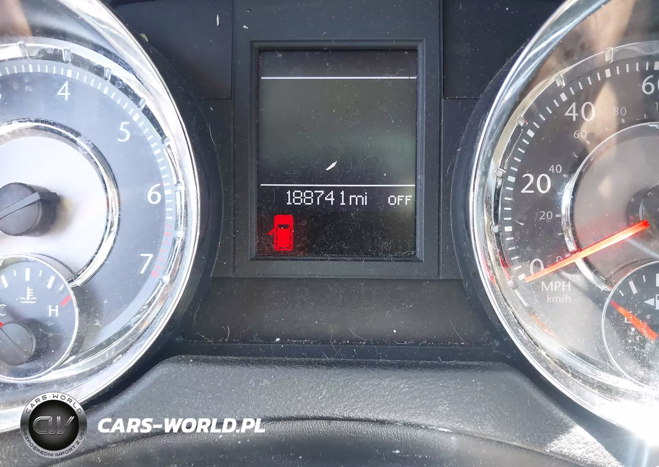 2011 Chrysler Town & Country Touring-L VIN:2A4RR8DG9BR624823 - 7