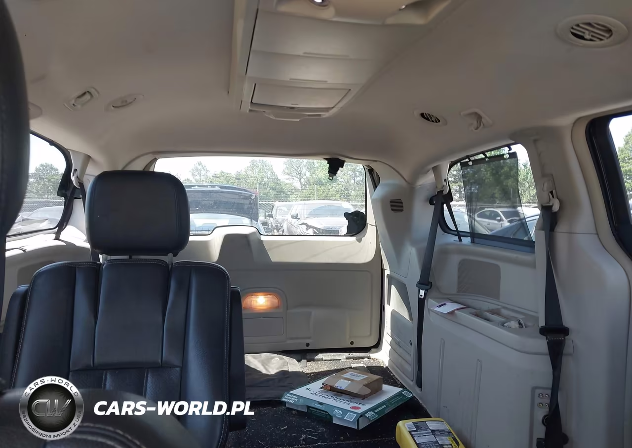 2011 Chrysler Town & Country Touring-L VIN:2A4RR8DG9BR624823 - 8