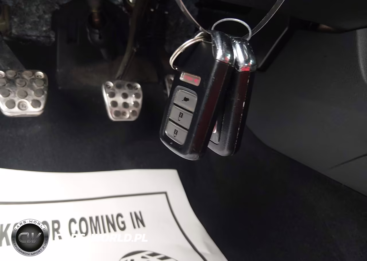 2019 Honda Civic Type R Touring VIN:SHHFK8G72KU202721 - 11