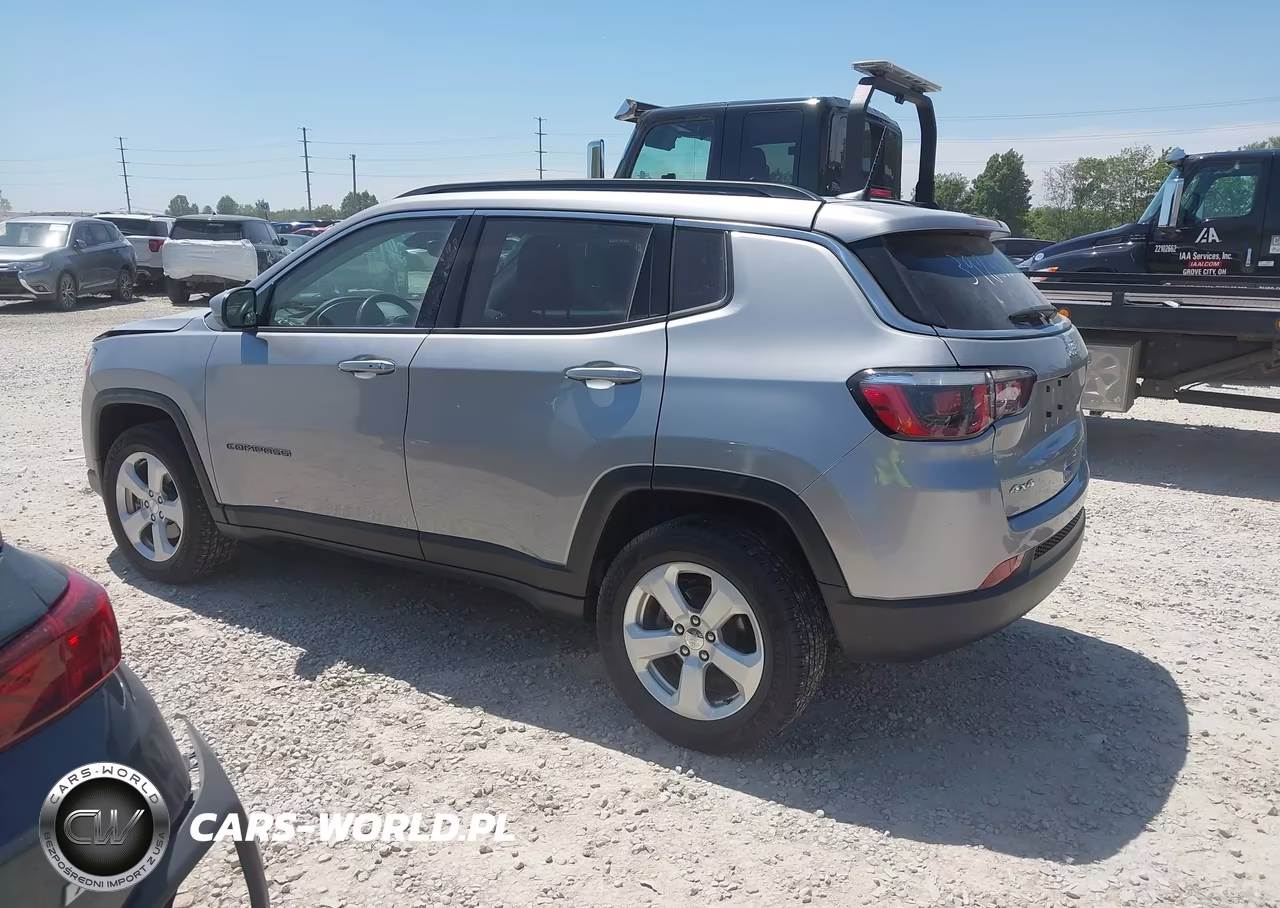 2018 Jeep Compass Latitude 4X4 VIN:3C4NJDBB4JT398682 - 14