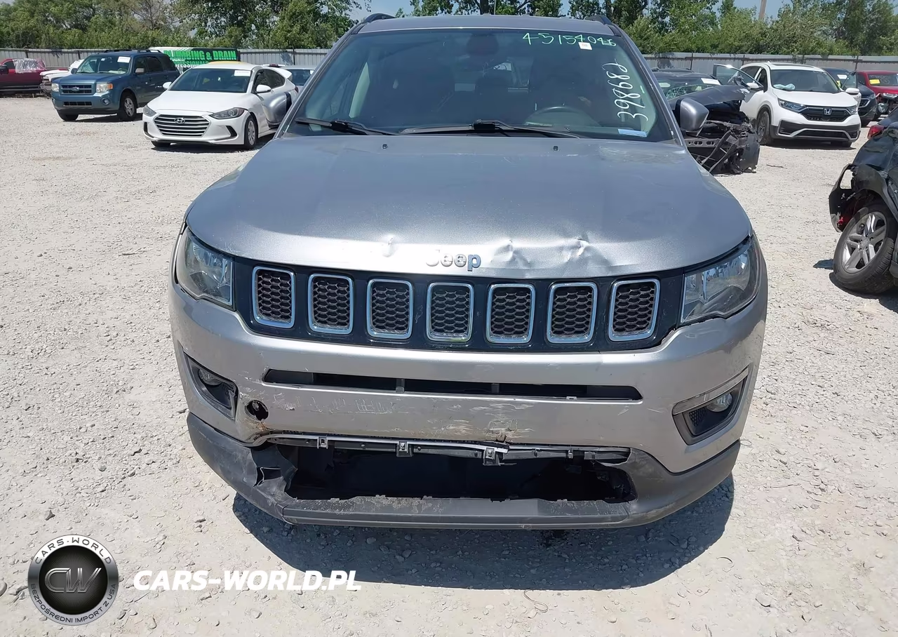 2018 Jeep Compass Latitude 4X4 VIN:3C4NJDBB4JT398682 - 6