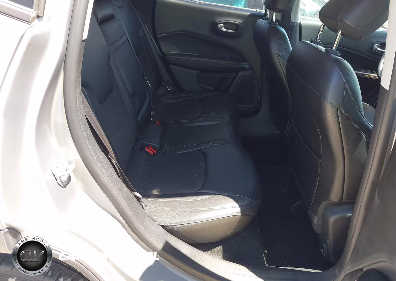 2018 Jeep Compass Latitude 4X4 VIN:3C4NJDBB4JT398682 - 8