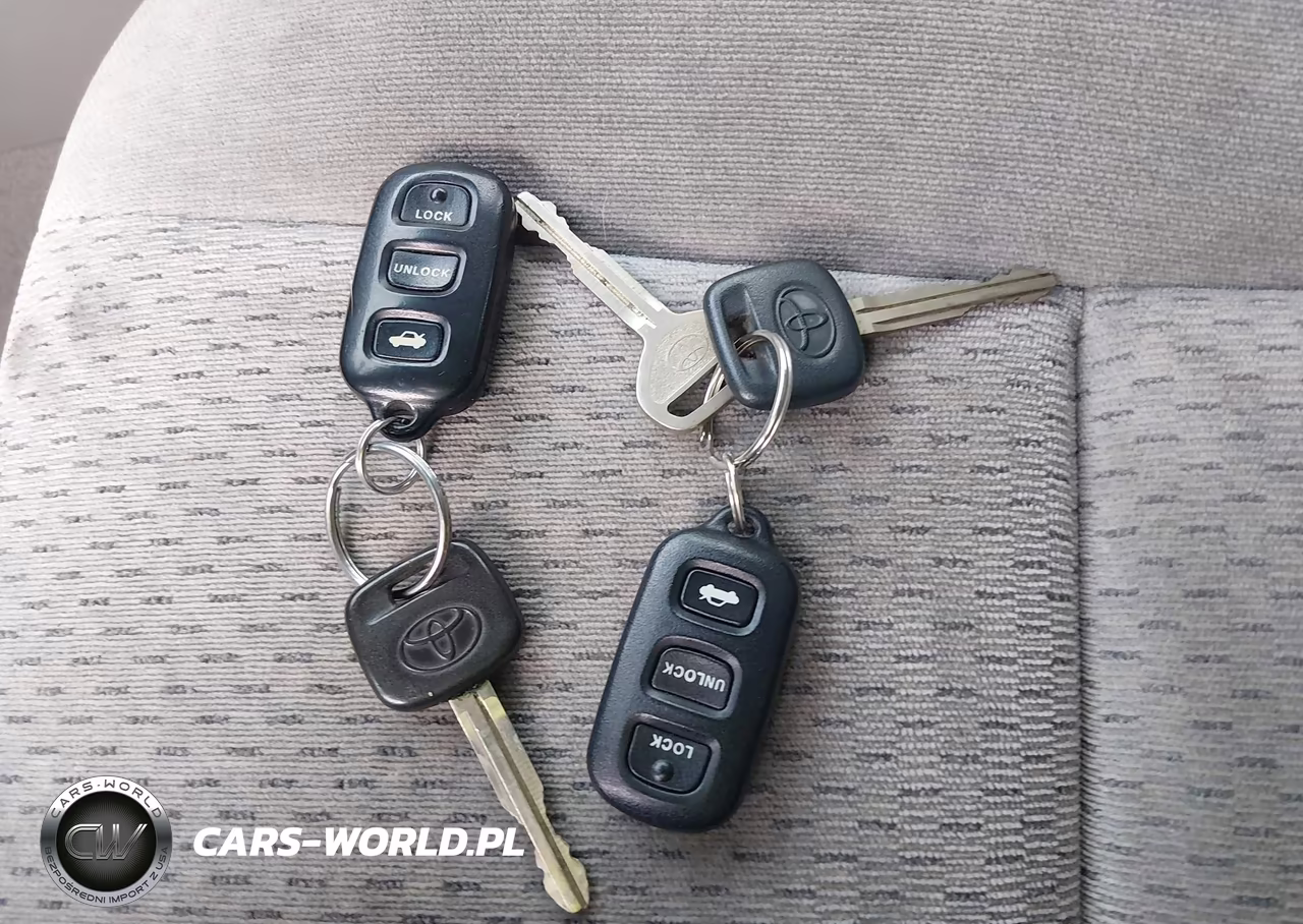 2003 Toyota Camry Le VIN:4T1BE32K43U739228 - 11