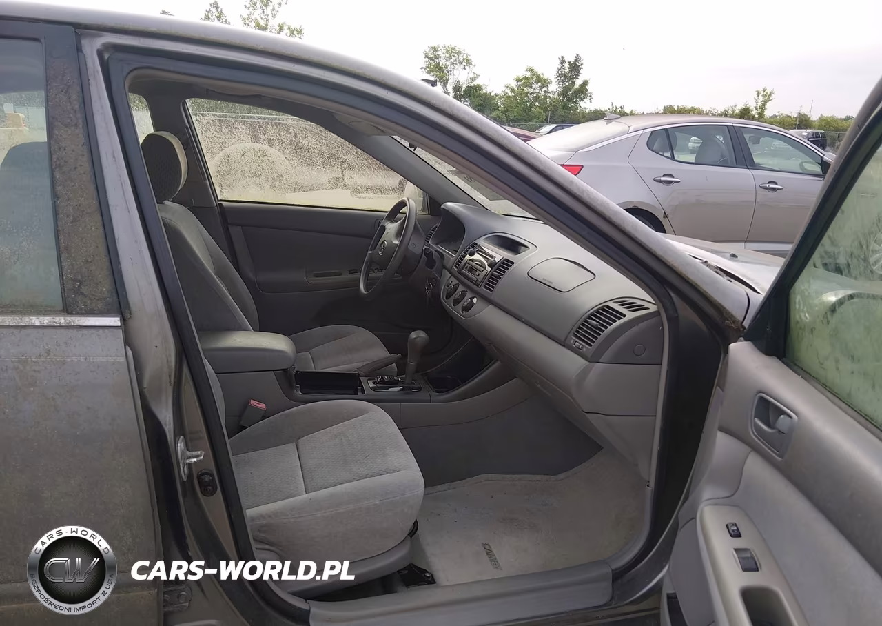 2003 Toyota Camry Le VIN:4T1BE32K43U739228 - 5