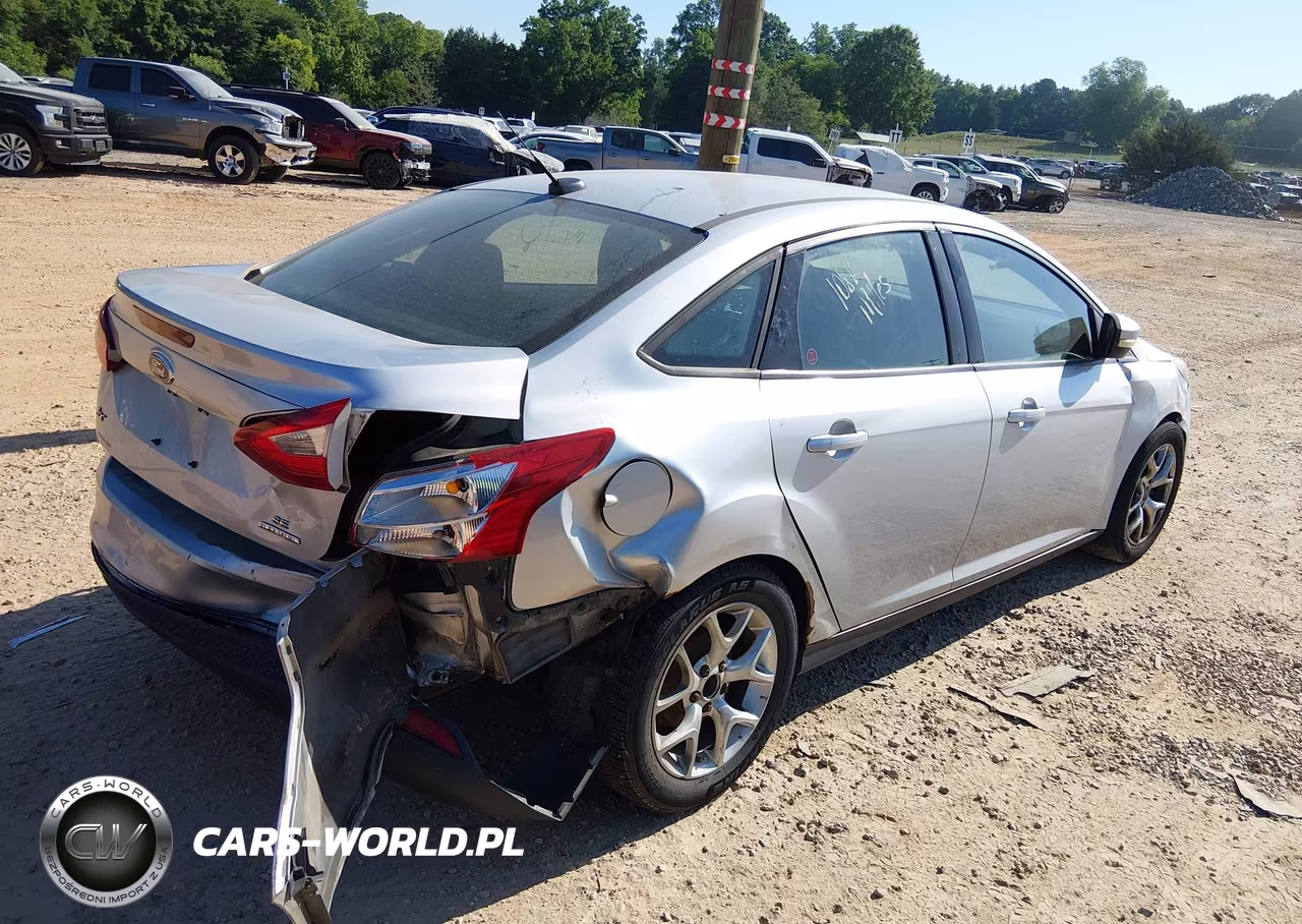 2014 Ford Focus Se VIN:1FADP3F29EL394200 - 4