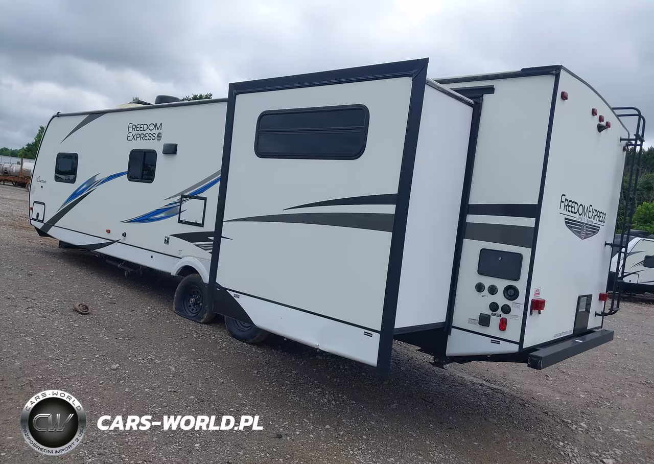 2020 Coachmen Freedom Express VIN:5ZT2FEYB7LW011426 - 3