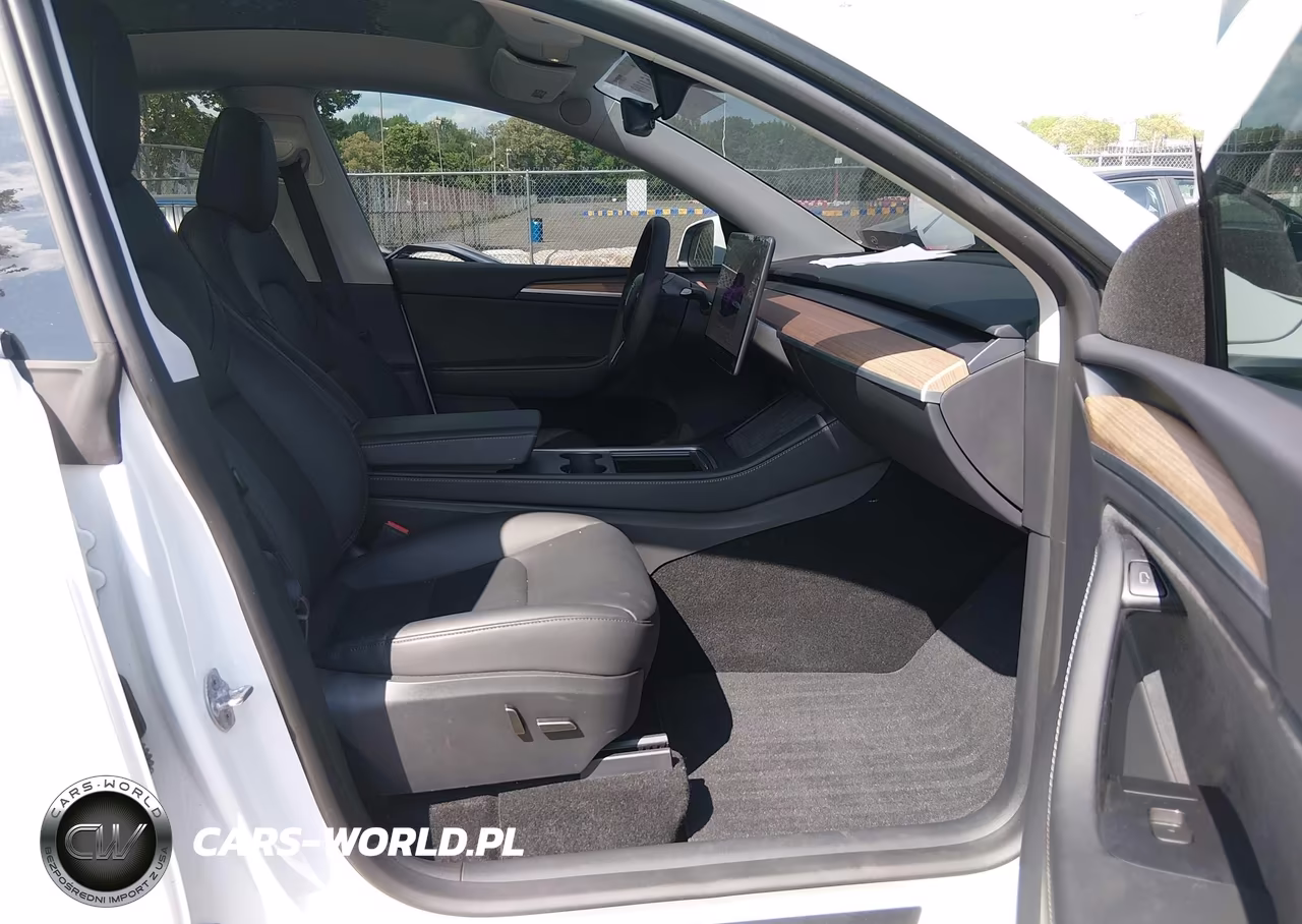 2024 Tesla Model Y Long Range Dual Motor All-Wheel Drive VIN:7SAYGDEE0RA332223 - 5