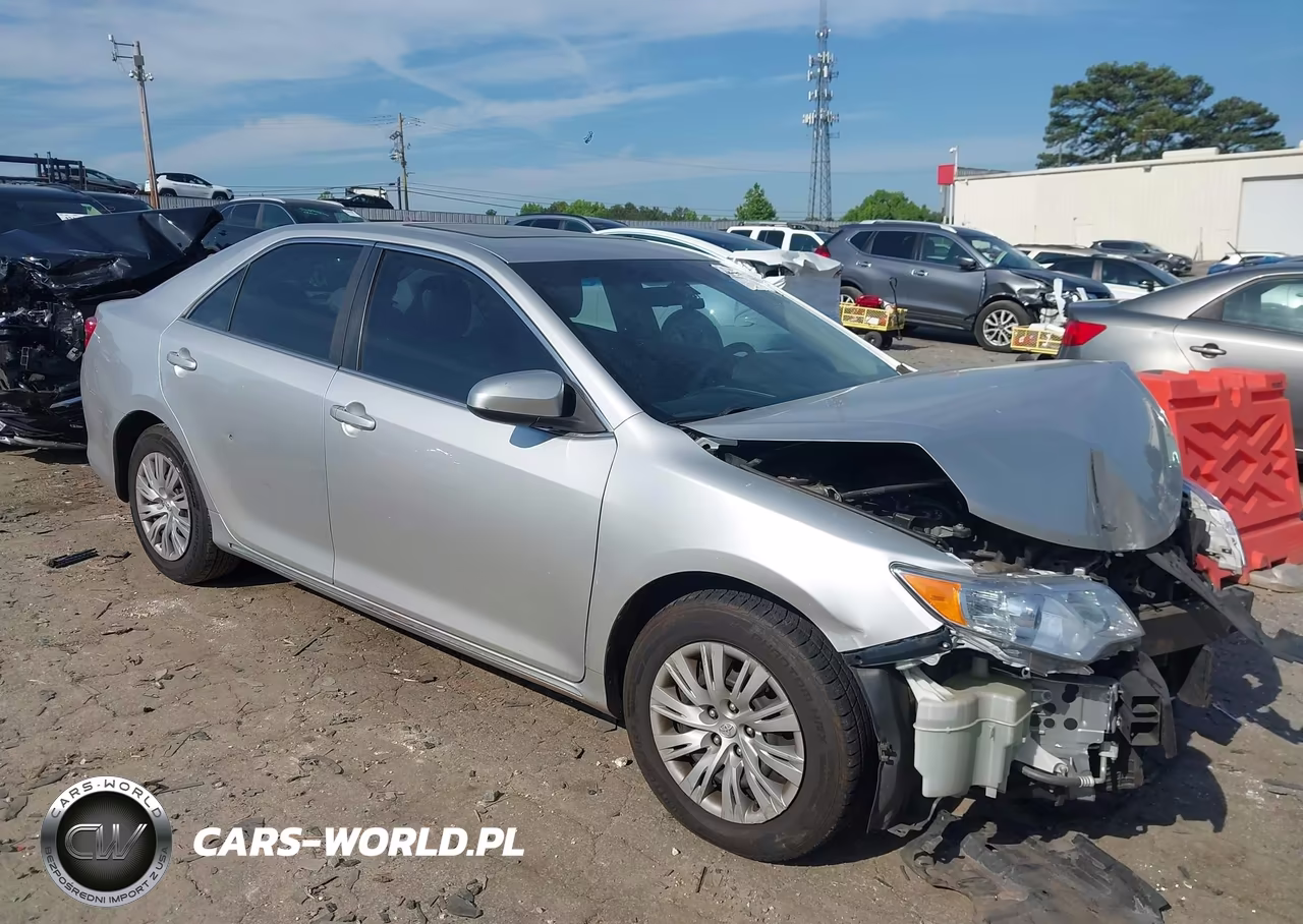 2012 Toyota Camry Le – zdjęcie 1 z 15