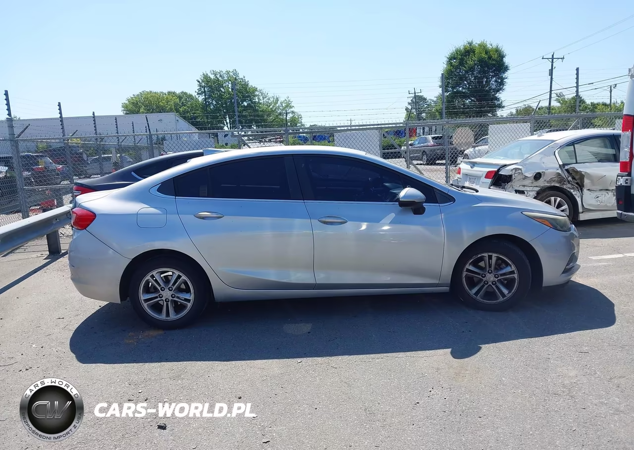 2018 Chevrolet Cruze Lt Auto VIN:1G1BE5SM7J7105725 - 13