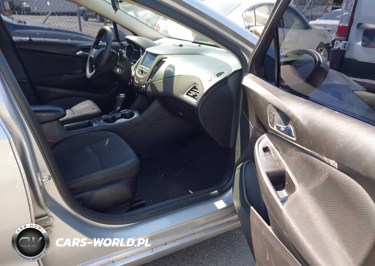 2018 Chevrolet Cruze Lt Auto VIN:1G1BE5SM7J7105725 - 5