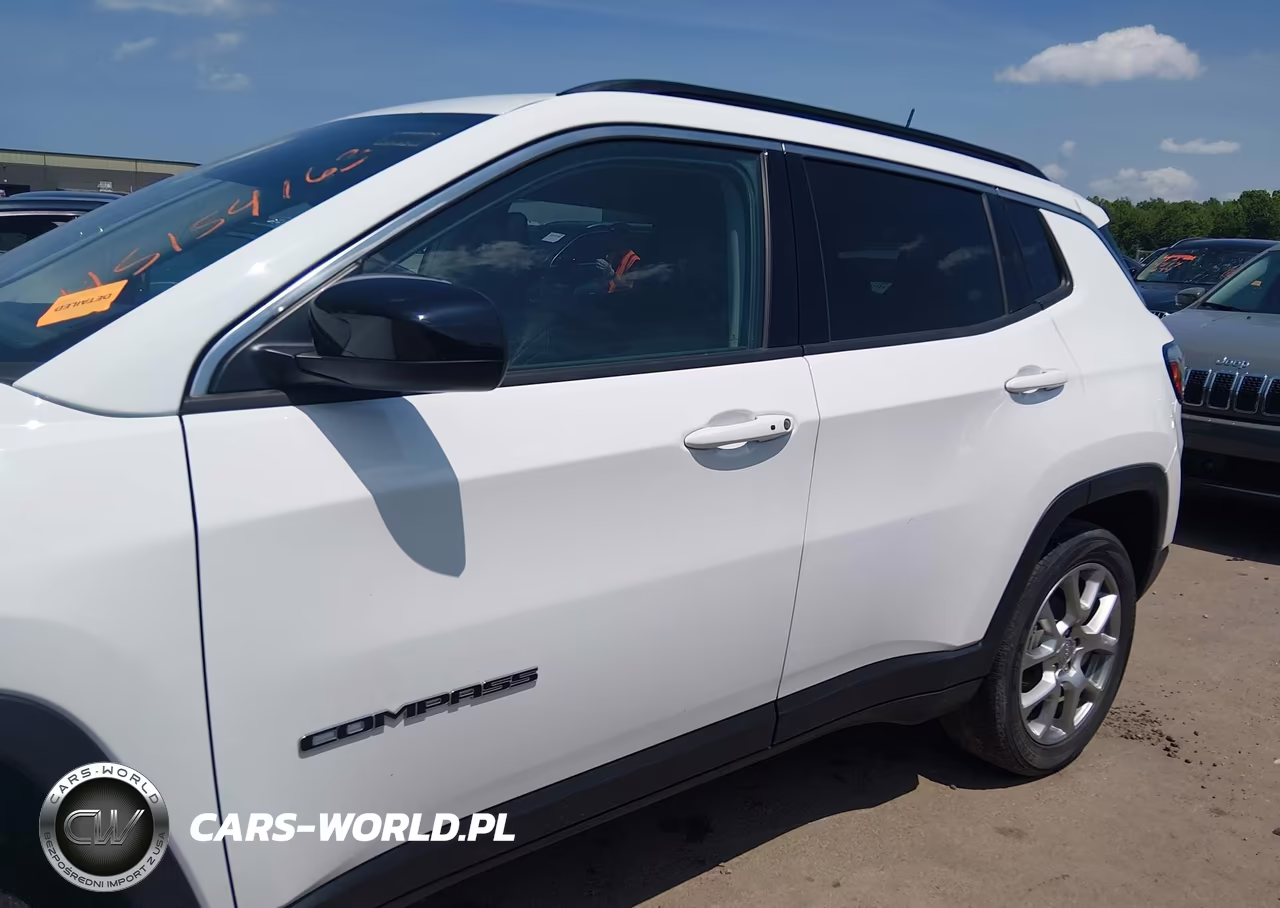 2022 Jeep Compass Latitude Lux 4X4 VIN:3C4NJDFB7NT236352 - 14