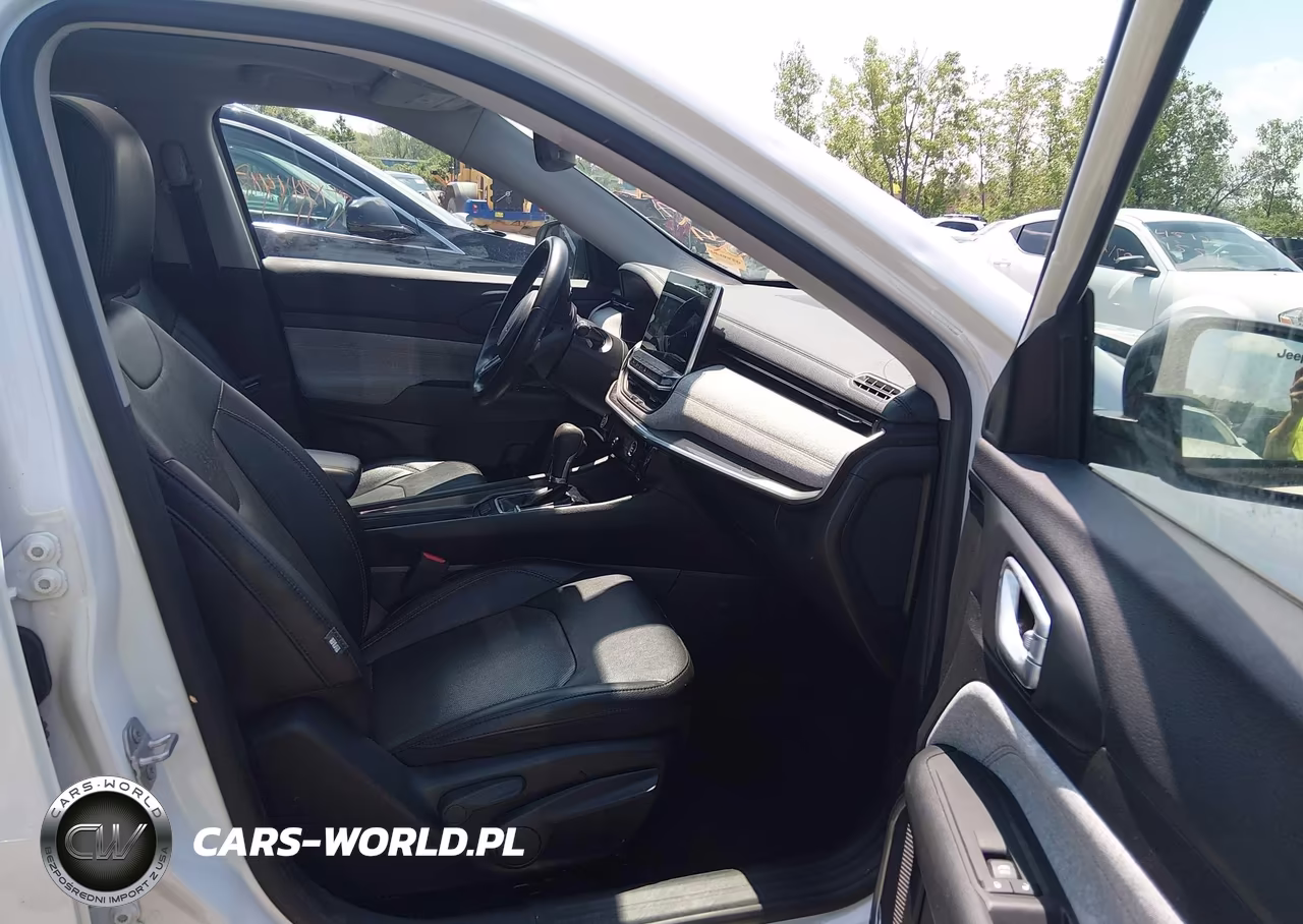 2022 Jeep Compass Latitude Lux 4X4 VIN:3C4NJDFB7NT236352 - 5