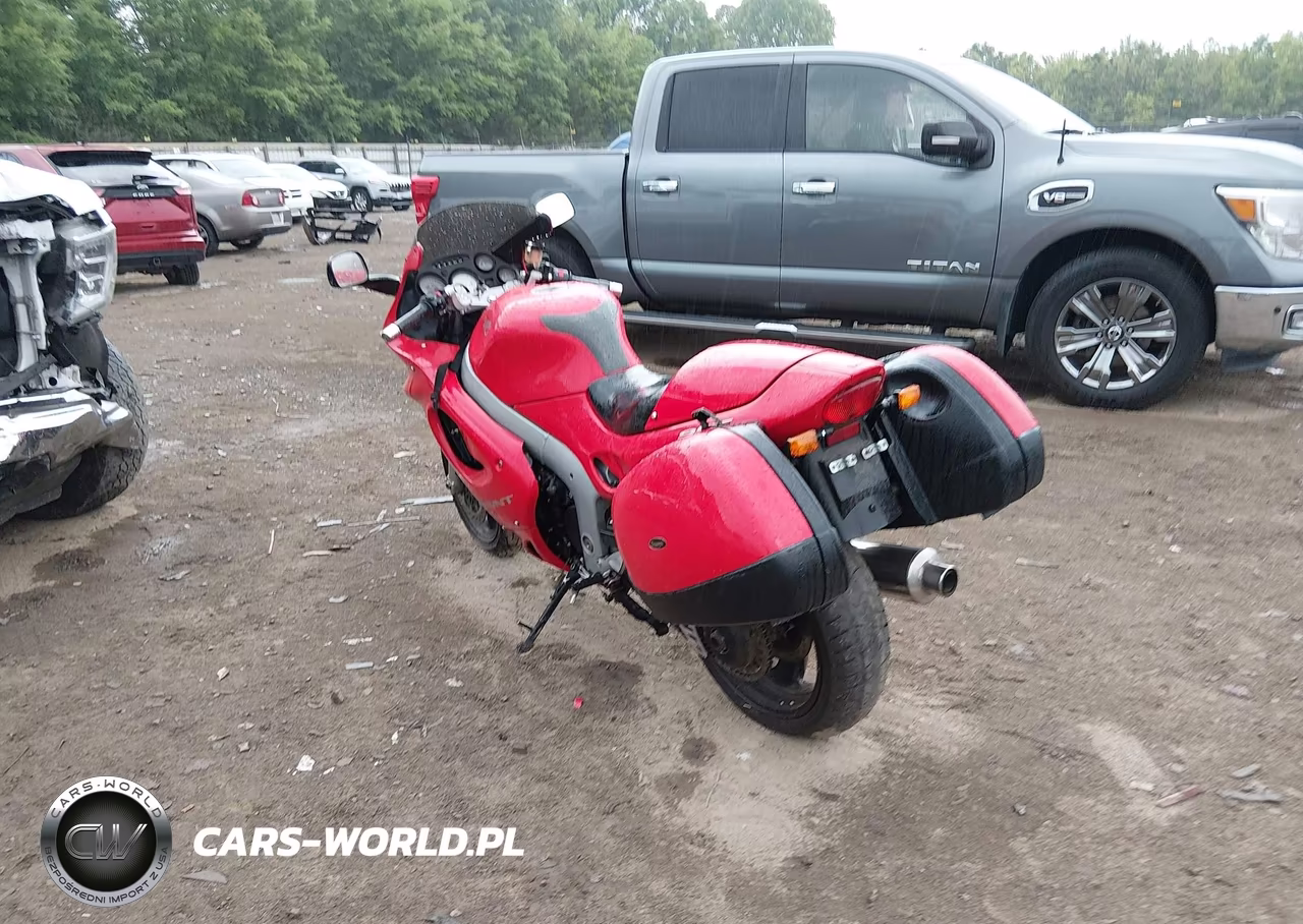 1999 Triumph Motorcycle Sprint St VIN:SMT600FM3XJ080744 - 3