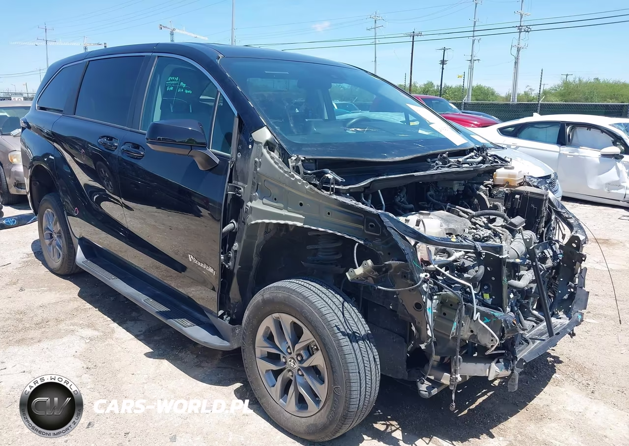 2024 Toyota Sienna Le – zdjęcie 1 z 17