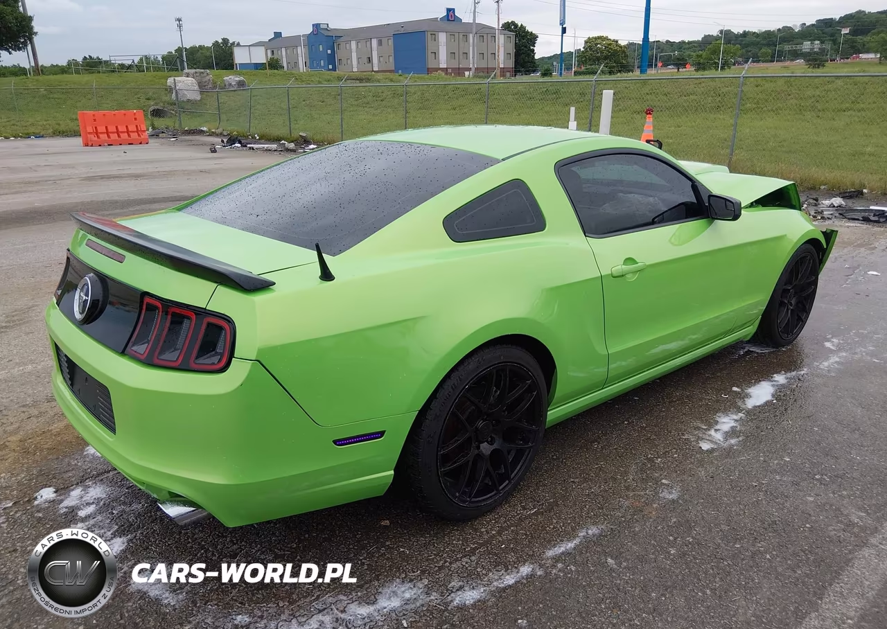 2014 Ford Mustang V6 VIN:1ZVBP8AM0E5224347 - 4