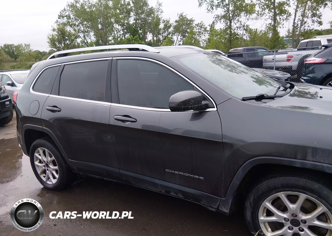 2016 Jeep Cherokee Latitude VIN:1C4PJLCB0GW258200 - 14