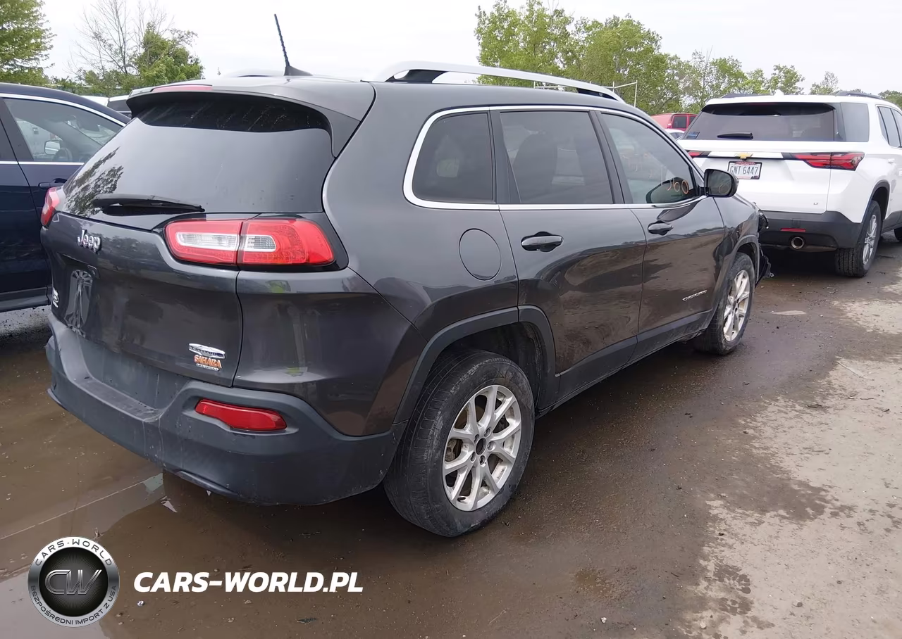 2016 Jeep Cherokee Latitude VIN:1C4PJLCB0GW258200 - 4