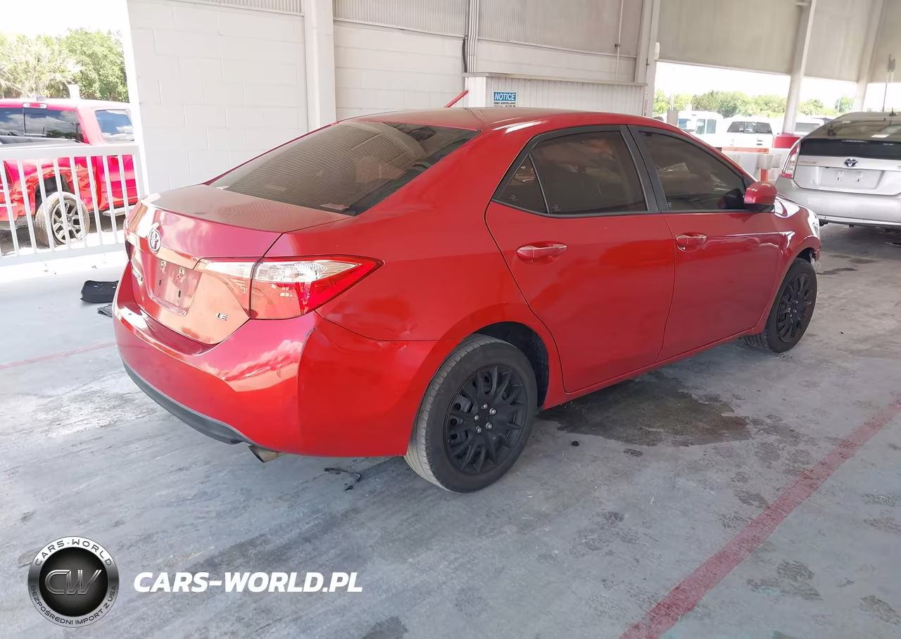 2017 Toyota Corolla Le VIN:5YFBURHE3HP583652 - 4
