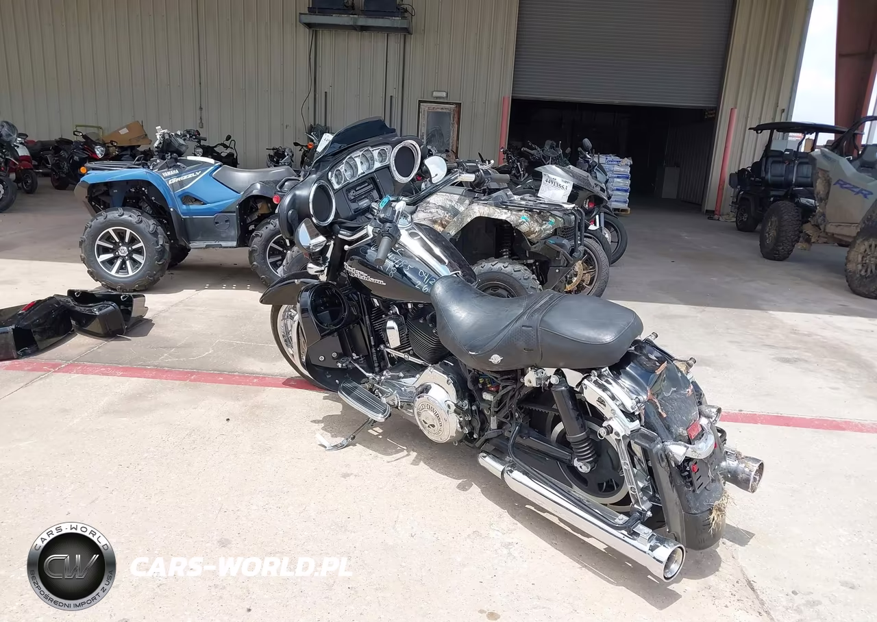 2016 Harley-Davidson Flhx Street Glide VIN:1HD1KBM17GB622363 - 3