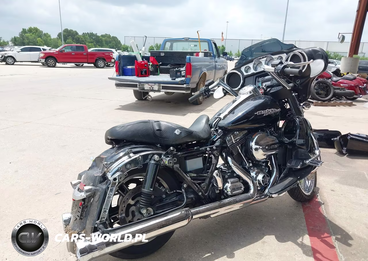 2016 Harley-Davidson Flhx Street Glide VIN:1HD1KBM17GB622363 - 4