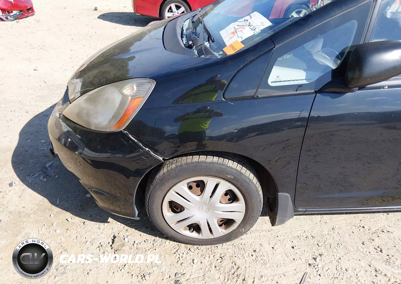 2010 Honda Fit VIN:JHMGE8H24AC038186 - 18
