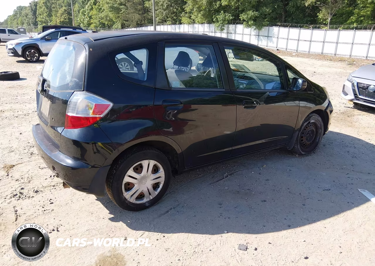 2010 Honda Fit VIN:JHMGE8H24AC038186 - 4