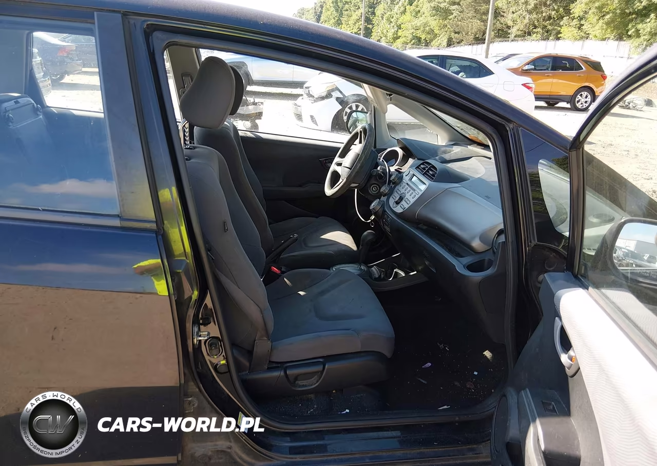2010 Honda Fit VIN:JHMGE8H24AC038186 - 5