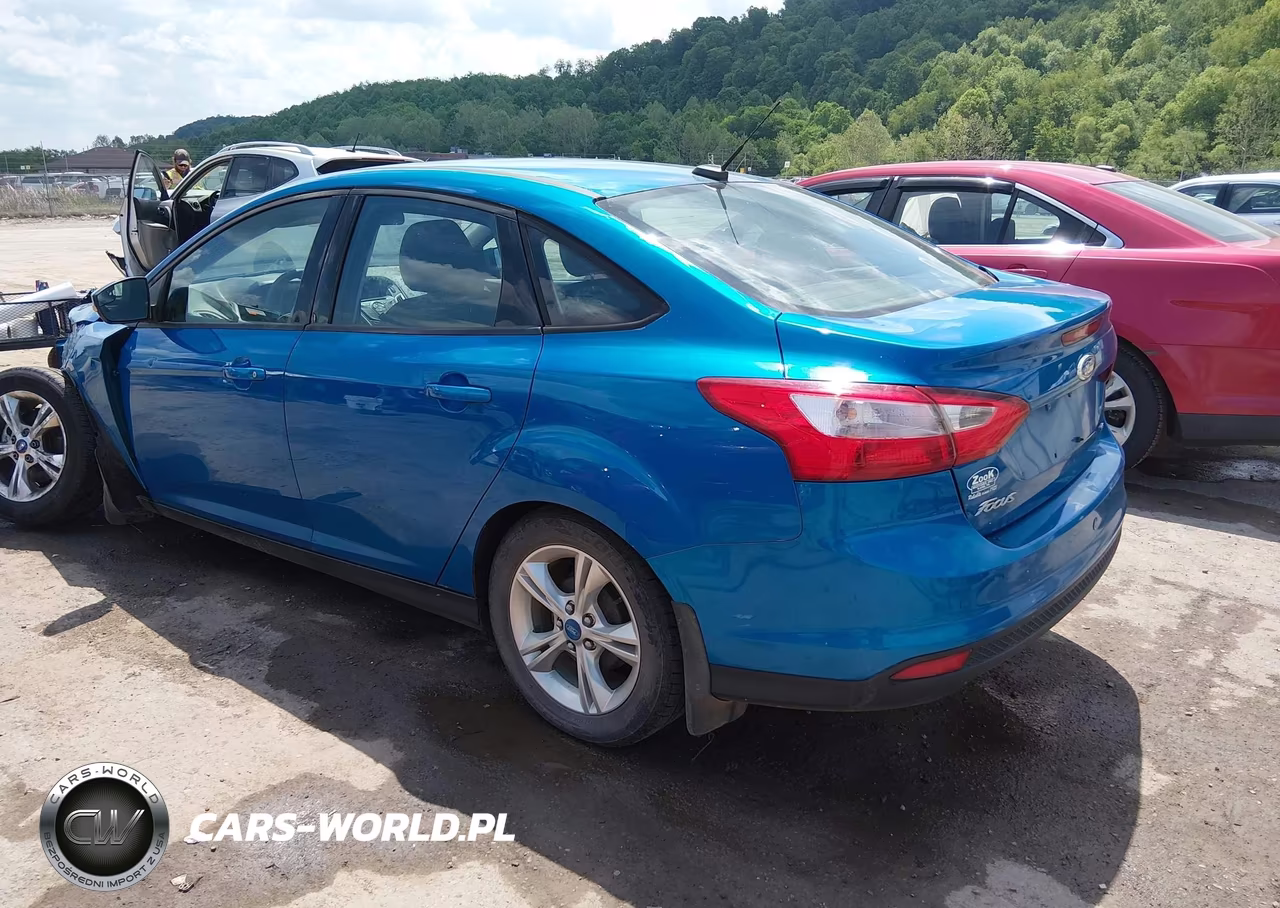 2014 Ford Focus Se VIN:1FADP3F22EL105948 - 3