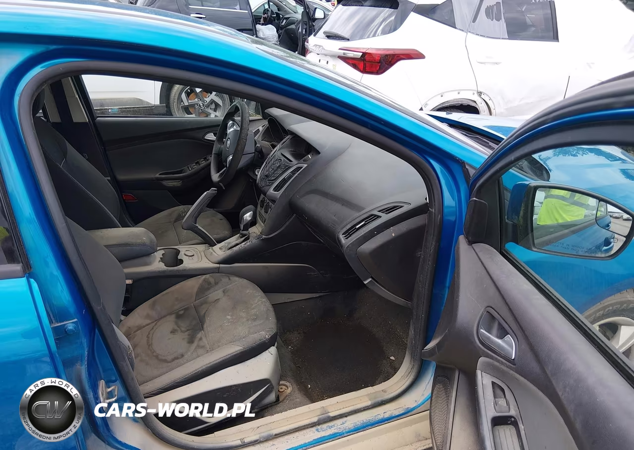 2014 Ford Focus Se VIN:1FADP3F22EL105948 - 5
