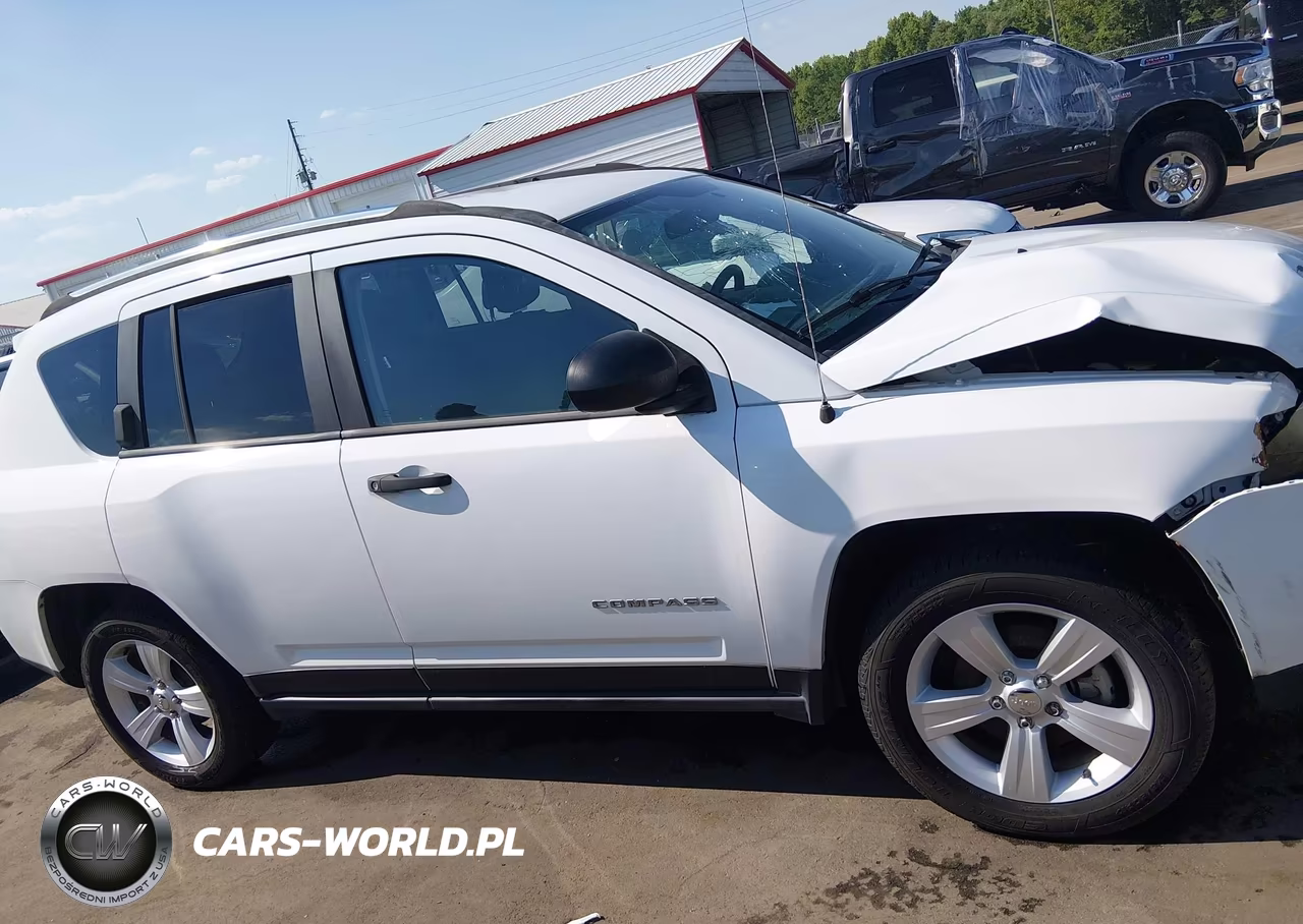 2014 Jeep Compass Sport VIN:1C4NJCBA6ED536137 - 13