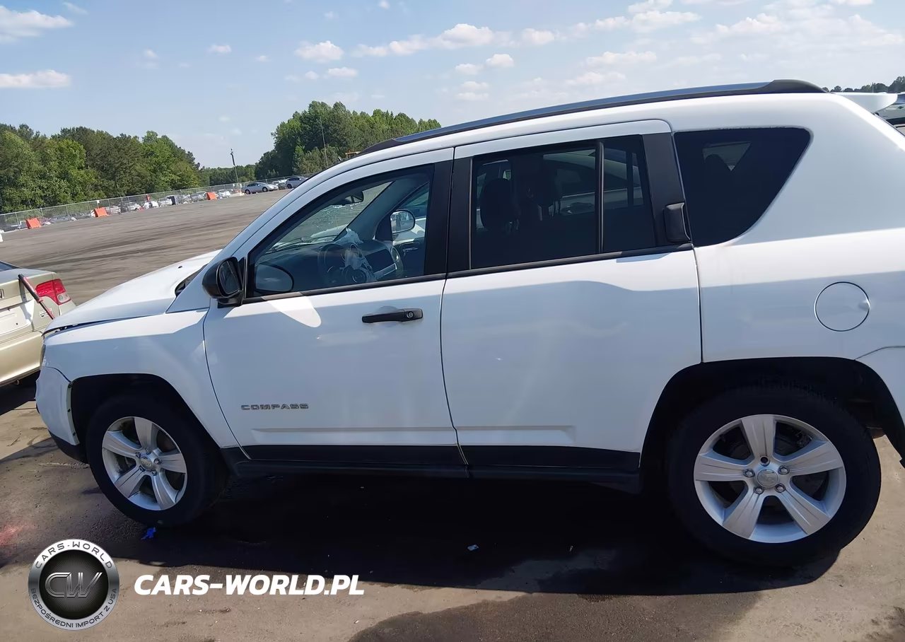 2014 Jeep Compass Sport VIN:1C4NJCBA6ED536137 - 14