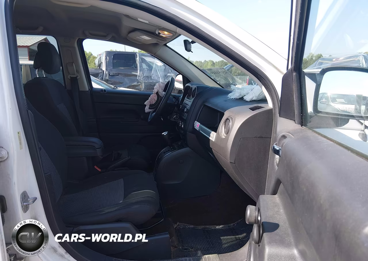 2014 Jeep Compass Sport VIN:1C4NJCBA6ED536137 - 5