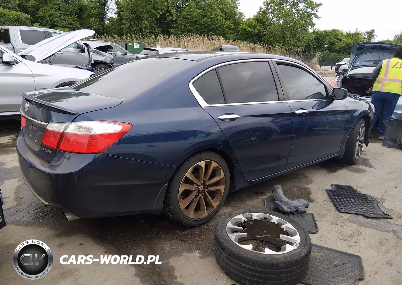 2015 Honda Accord Sport VIN:1HGCR2F58FA085465 - 4