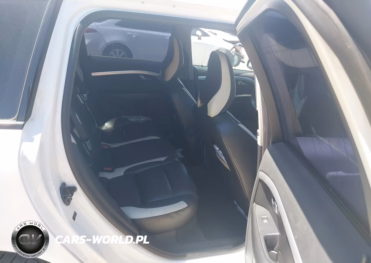 2010 Volvo V70 3.2-3.2 R-Design VIN:YV1982BW3A1151370 - 8