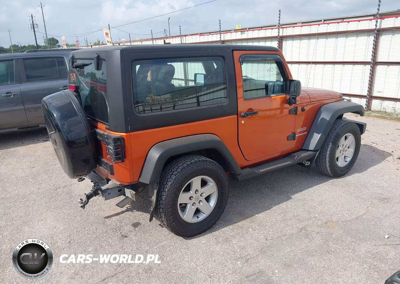 2011 Jeep Wrangler Sport VIN:1J4AA2D18BL622101 - 4