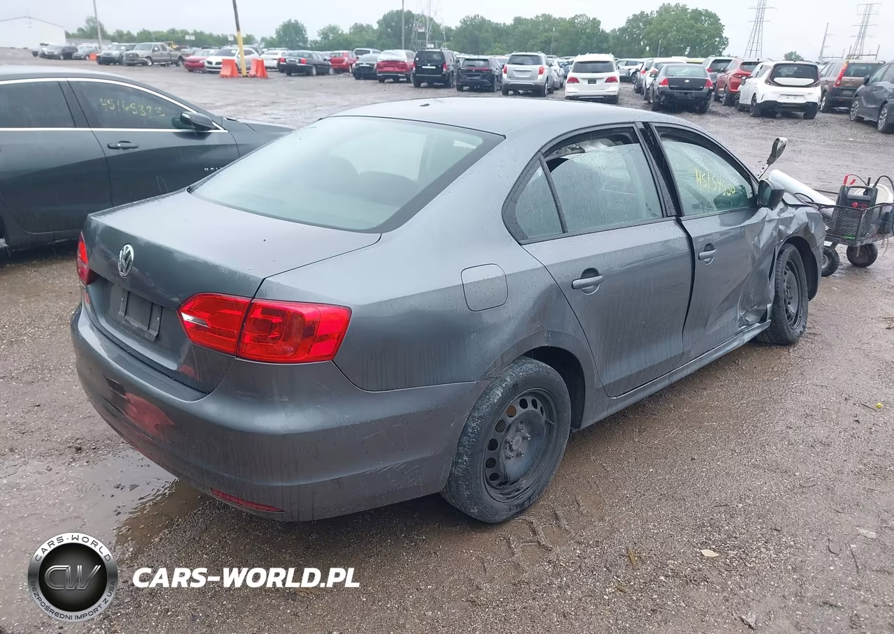 2013 Volkswagen Jetta 2.0L S VIN:3VW2K7AJ8DM368638 - 4