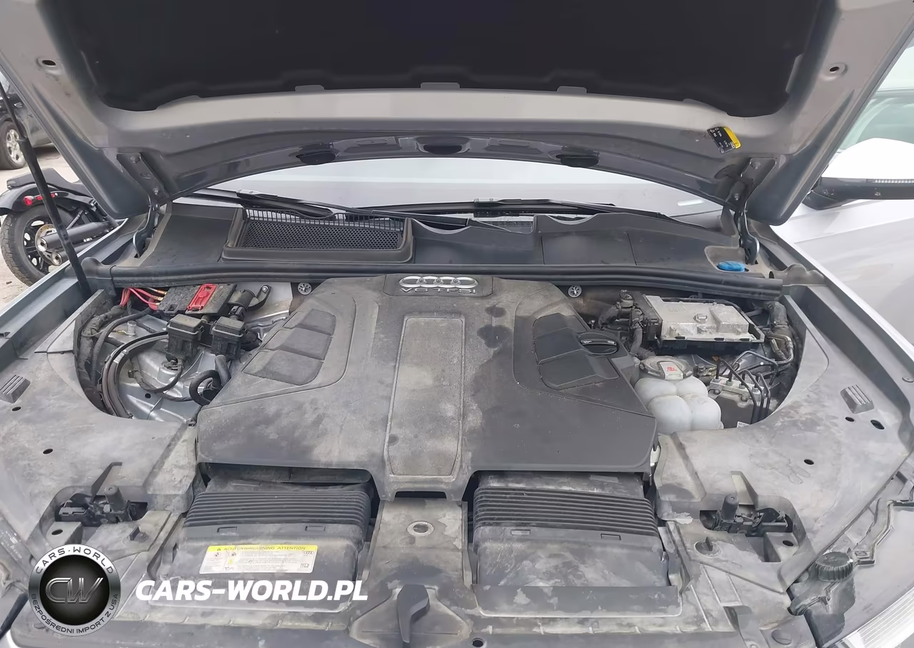 2018 Audi Q7 3.0T Premium VIN:WA1LAAF77JD015877 - 10