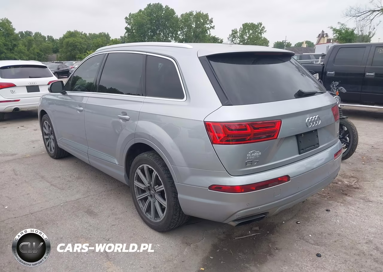2018 Audi Q7 3.0T Premium VIN:WA1LAAF77JD015877 - 3