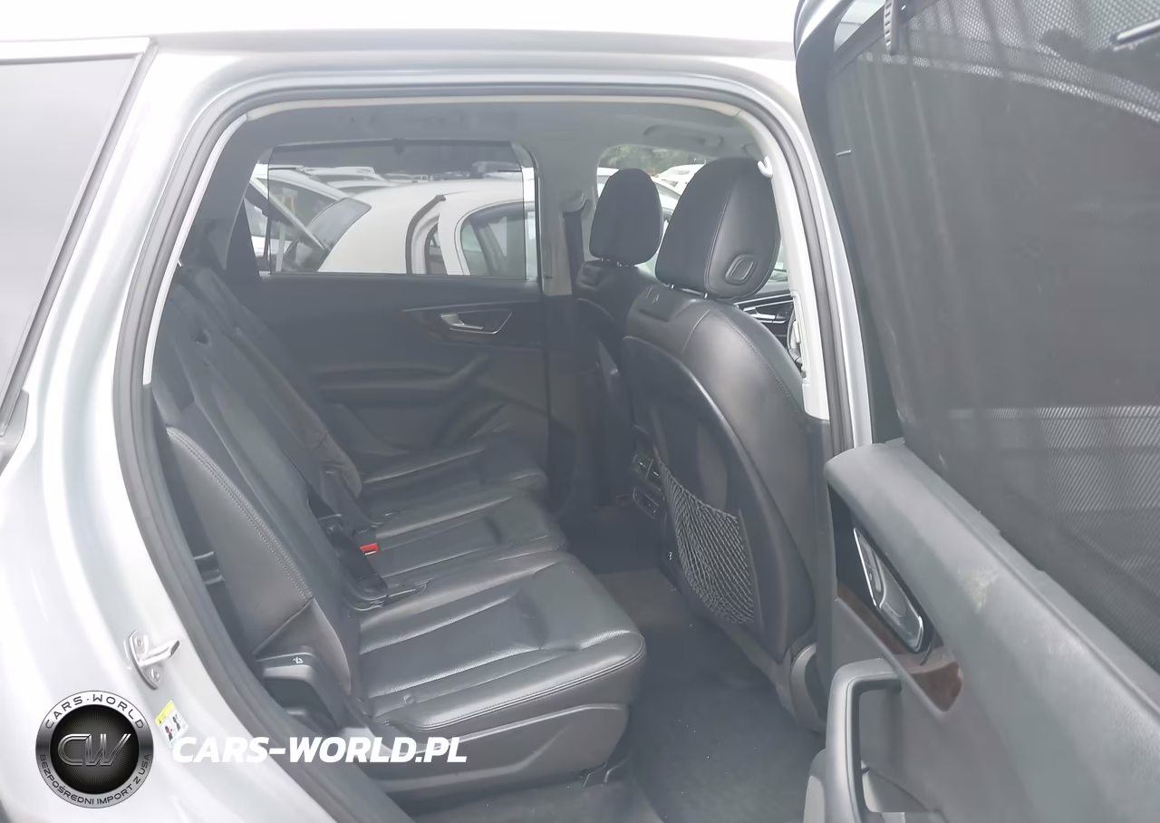 2018 Audi Q7 3.0T Premium VIN:WA1LAAF77JD015877 - 8