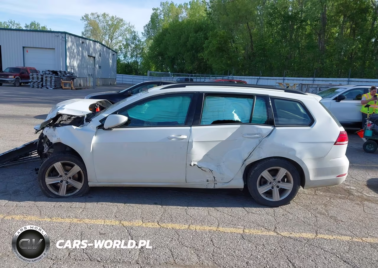 2018 Volkswagen Golf Sportwagen Tsi S VIN:3VW117AU2JM761569 - 13