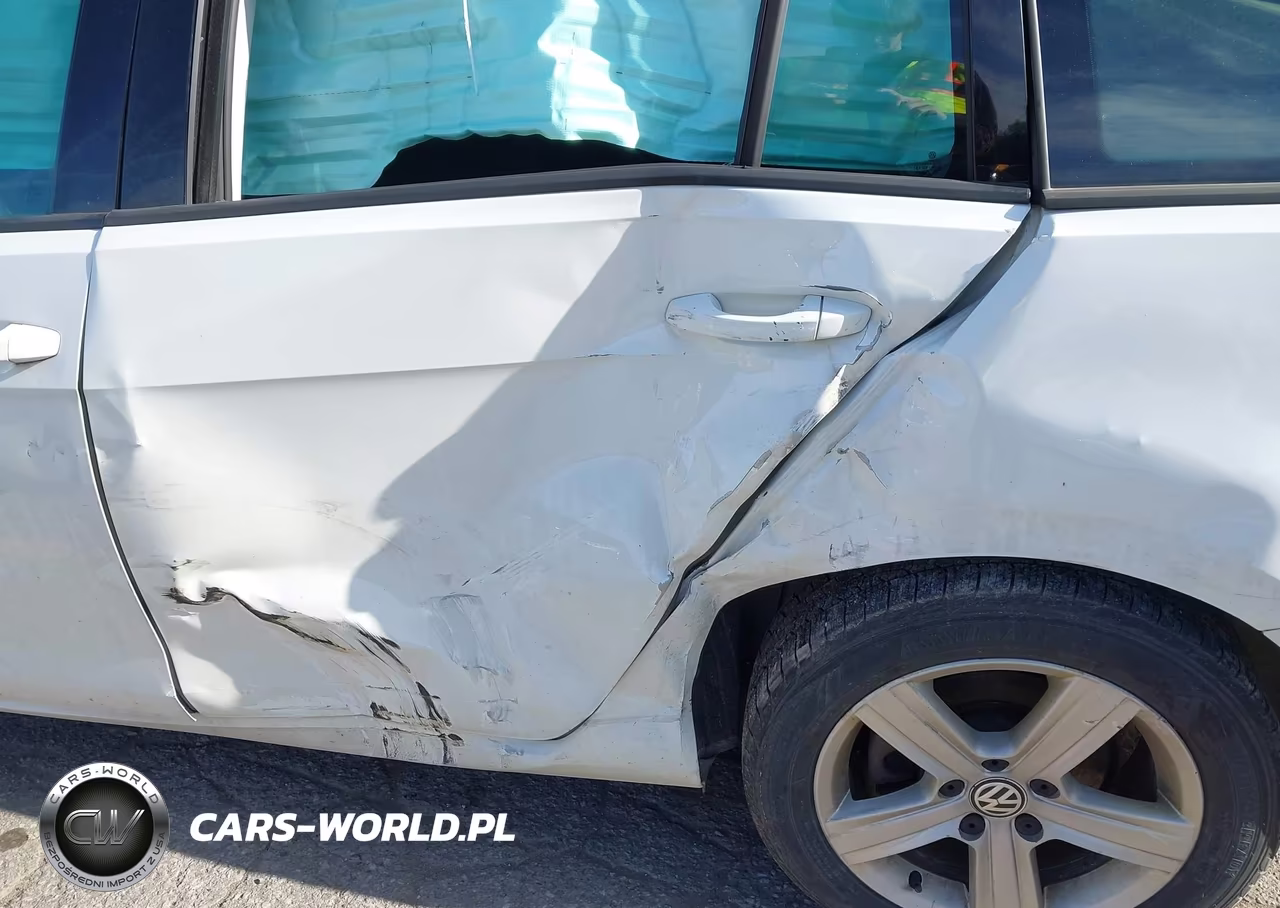 2018 Volkswagen Golf Sportwagen Tsi S VIN:3VW117AU2JM761569 - 6