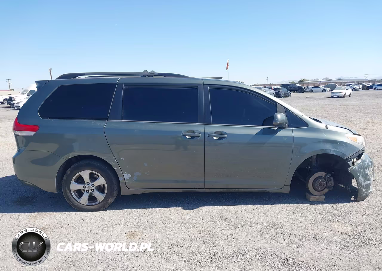2014 Toyota Sienna Le V6 8 Passenger VIN:5TDKK3DC9ES507072 - 14