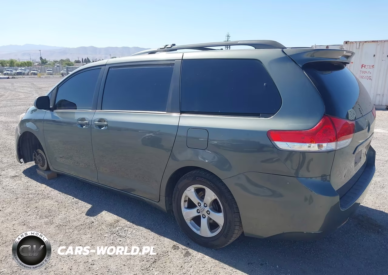 2014 Toyota Sienna Le V6 8 Passenger VIN:5TDKK3DC9ES507072 - 3