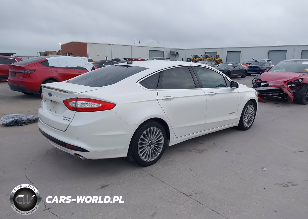 2013 Ford Fusion Hybrid Titanium VIN:3FA6P0RU8DR282010 - 4