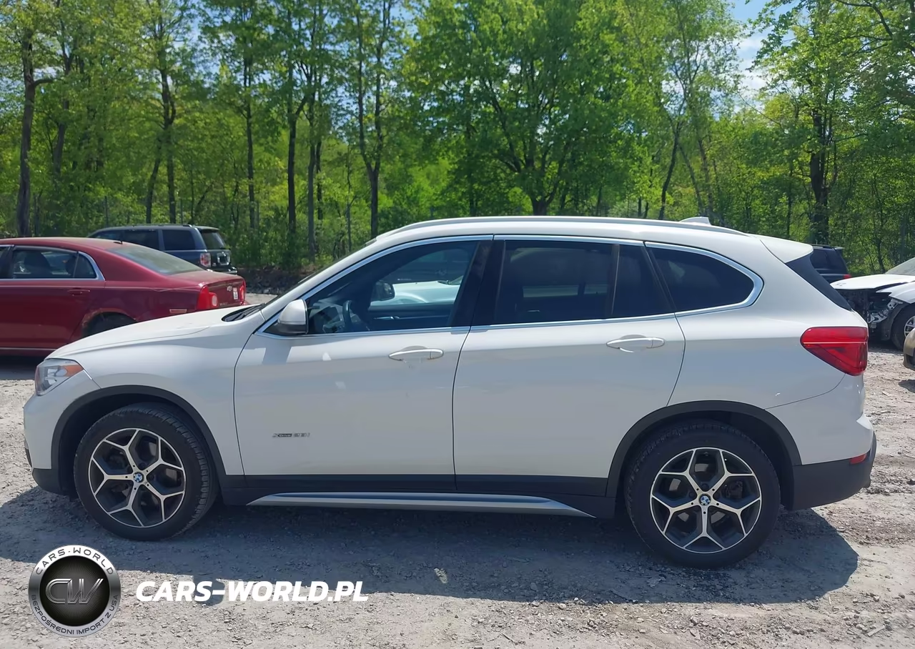 2018 BMW X1 xDrive28I VIN:WBXHT3C3XJ5K29875 - 14
