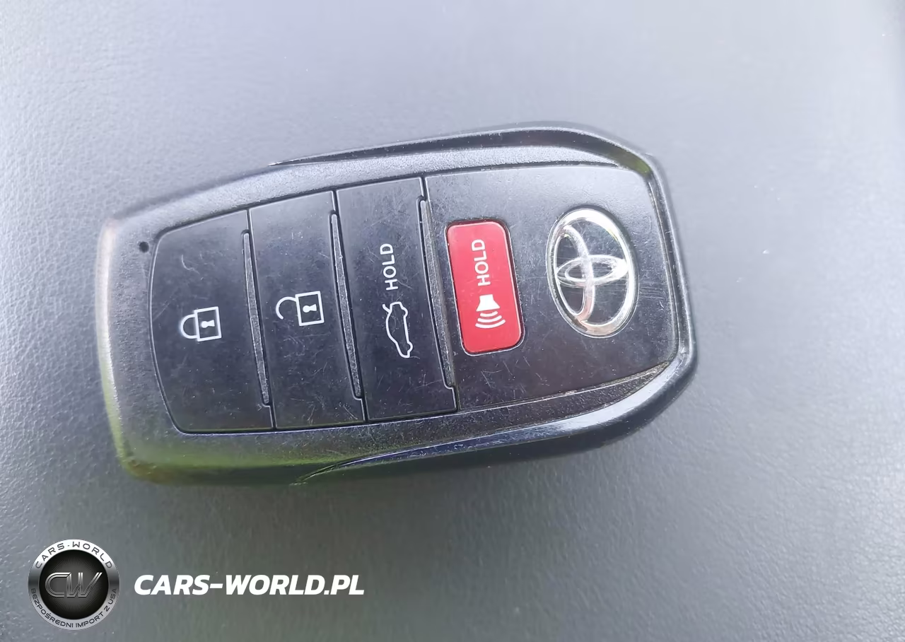2023 Toyota Crown Platinum VIN:JTDAFAAF1P3004465 - 11