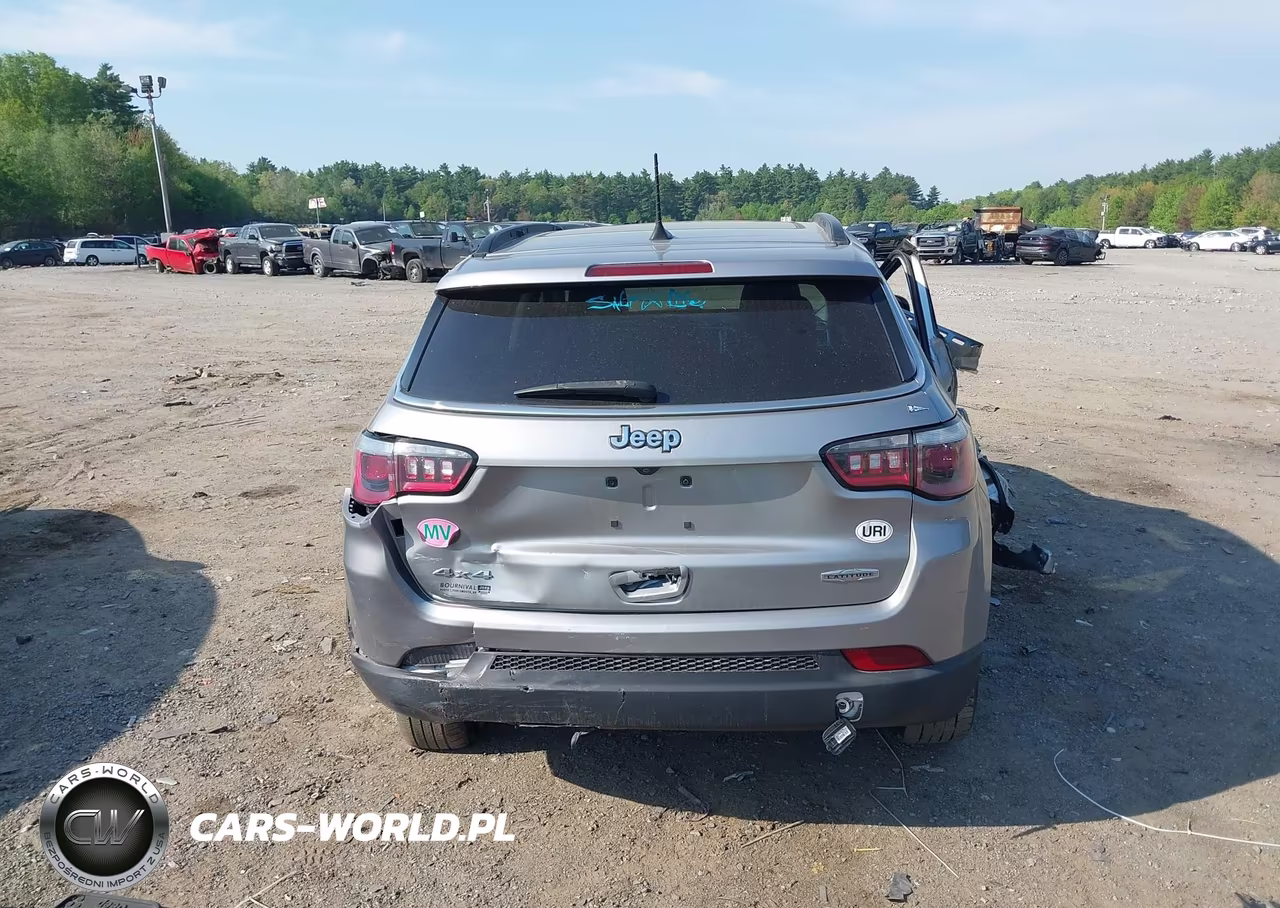 2017 Jeep New Compass Latitude 4X4 VIN:3C4NJDBB7HT660415 - 16