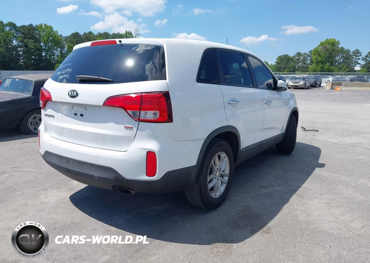 2015 Kia Sorento Lx VIN:5XYKT3A67FG620979 - 4